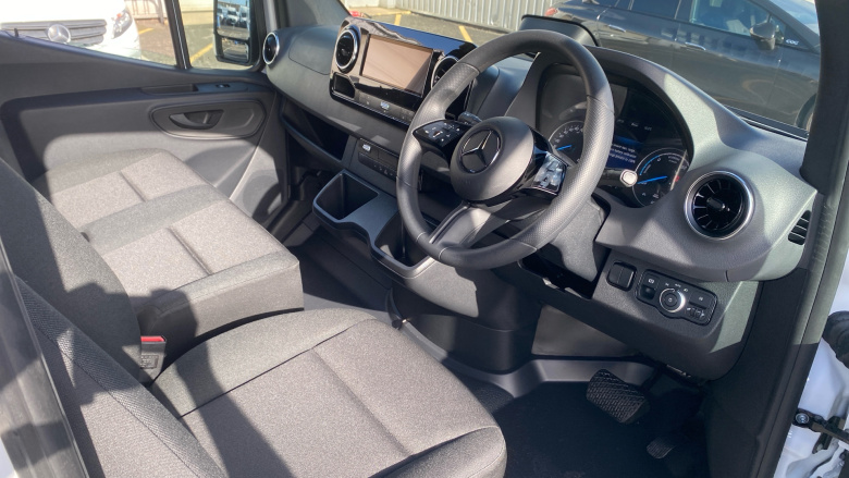 Mercedes-Benz Sprinter E314 L3 Electric Rwd 100kW 81kWh Pro Van Auto